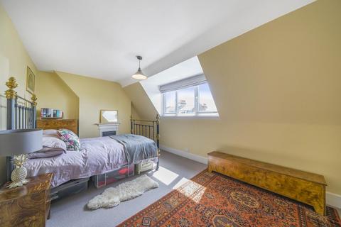 45 Moring Road, London, SW17 8DN