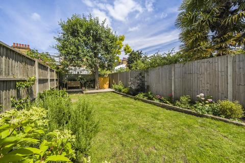45 Moring Road, London, SW17 8DN