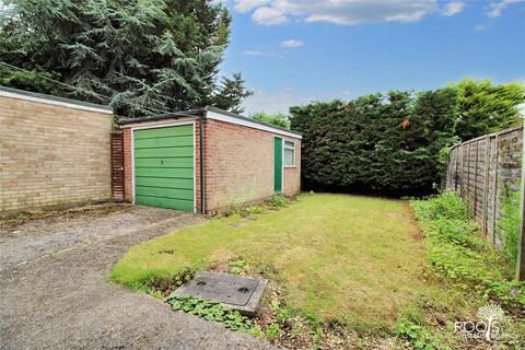 3 bedroom semi-detached house for sale, Magpie Close, Thatcham RG19