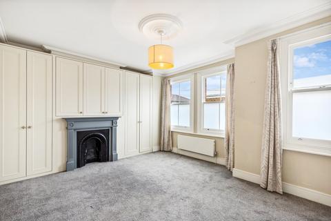 4 bedroom terraced house to rent, Standish Road, Hammersmith W6