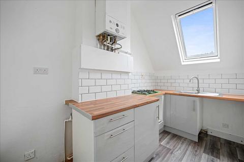 1 bedroom apartment to rent, Baldry Gardens, Streatham
