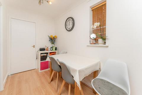 2 bedroom flat for sale, Braeburn Court, Park Road, Cockfosters