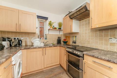 2 bedroom flat for sale, Braeburn Court, Park Road, Cockfosters