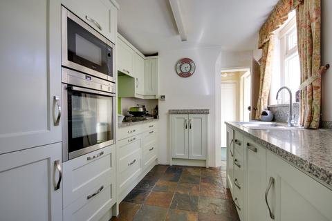 2 bedroom terraced house for sale, Middle Road, Lymington, SO41