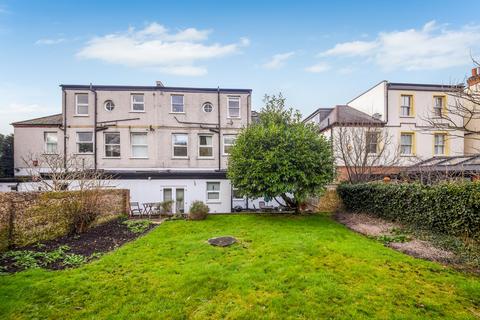 Flat 10, 6 Warren Avenue, Bromley, BR1 4BS