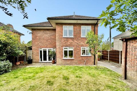 3 bedroom detached house for sale, Gleadowe Avenue, Christchurch, BH23