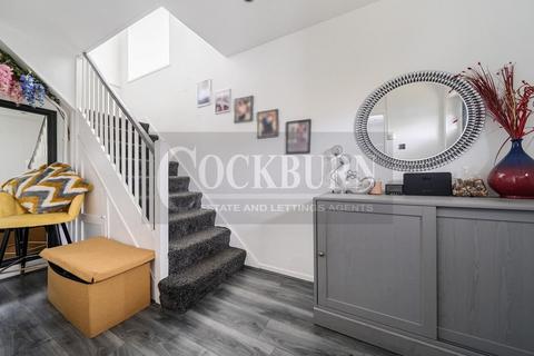 3 bedroom terraced house to rent, Bromhedge, Mottingham, SE9