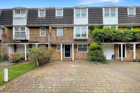 3 bedroom terraced house to rent, Westbury Lodge Close, Pinner, Greater London, HA5