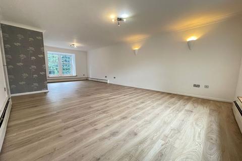 3 bedroom terraced house to rent, Westbury Lodge Close, Pinner, Greater London, HA5