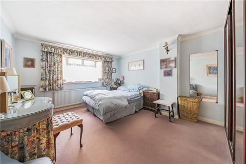 83d Foxgrove Road, Beckenham, BR3 5DA