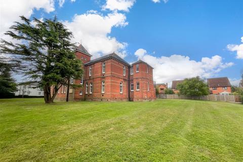 undefined, Oak Tree Way, Horsham, West Sussex