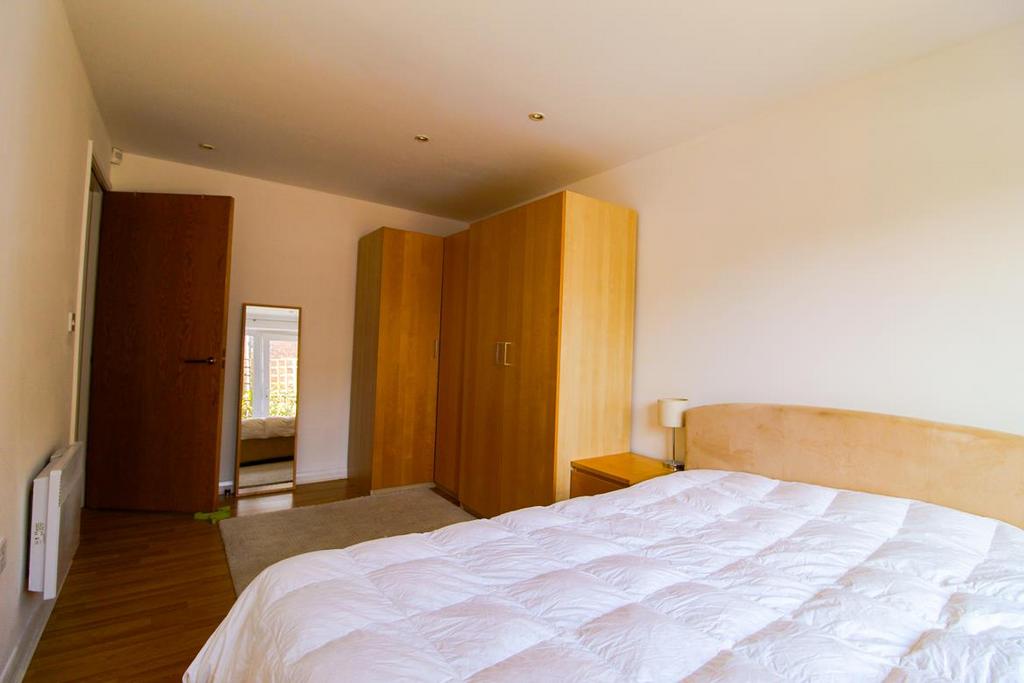 Bedroom 1 (2)