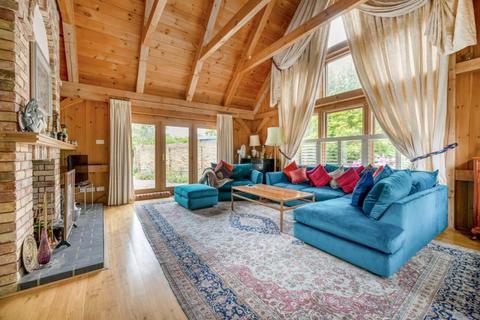 5 bedroom detached house to rent, Englefield Green Surrey