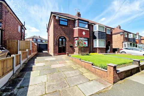 3 bedroom semi-detached house to rent, Hazel Road, Whitefield, M45