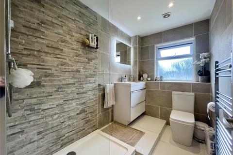 23 Bartons Way, Farnborough, GU14 9LL