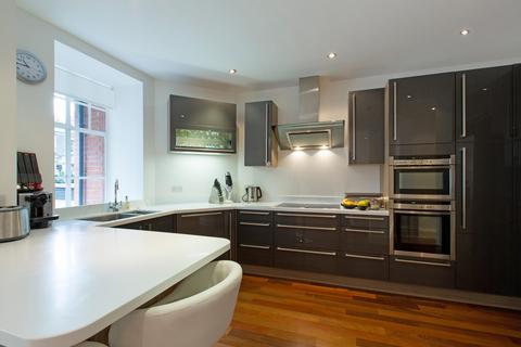 3 bedroom flat for sale, Clive Court, Maida Vale W9