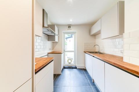 319 Commonside East, Mitcham, CR4 1HE