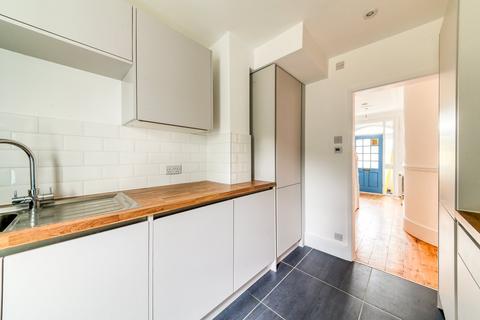 319 Commonside East, Mitcham, CR4 1HE