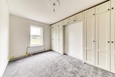 319 Commonside East, Mitcham, CR4 1HE