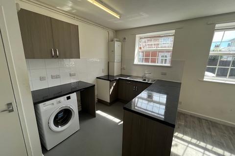 2 bedroom flat to rent, George Street, Sandown, Isle Of Wight, PO36