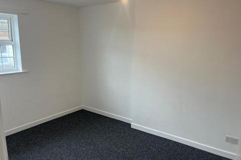 2 bedroom flat to rent, George Street, Sandown, Isle Of Wight, PO36