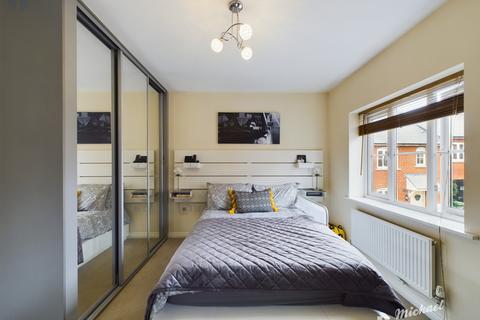 2 bedroom end of terrace house for sale, Chaundler Drive, Aylesbury, Buckinghamshire
