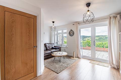 122 Highfields, Tonyrefail, Porth, CF39 8GA