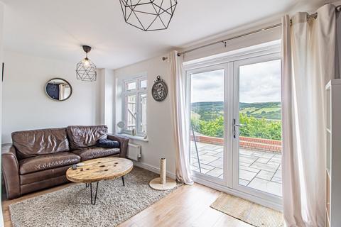 122 Highfields, Tonyrefail, Porth, CF39 8GA