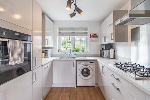 122 Highfields, Tonyrefail, Porth, CF39 8GA