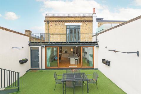 5 bedroom end of terrace house to rent, Northcote Road, London, SW11