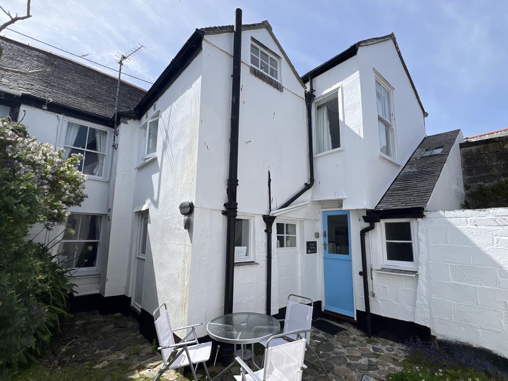 3 Bedroom Mid Terraced House for Sale