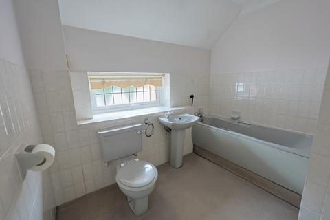 2 bedroom maisonette for sale, Priory Field Drive, Edgware, HA8