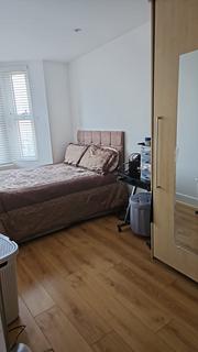 2 bedroom flat to rent, Masons Avenue, Harrow HA3