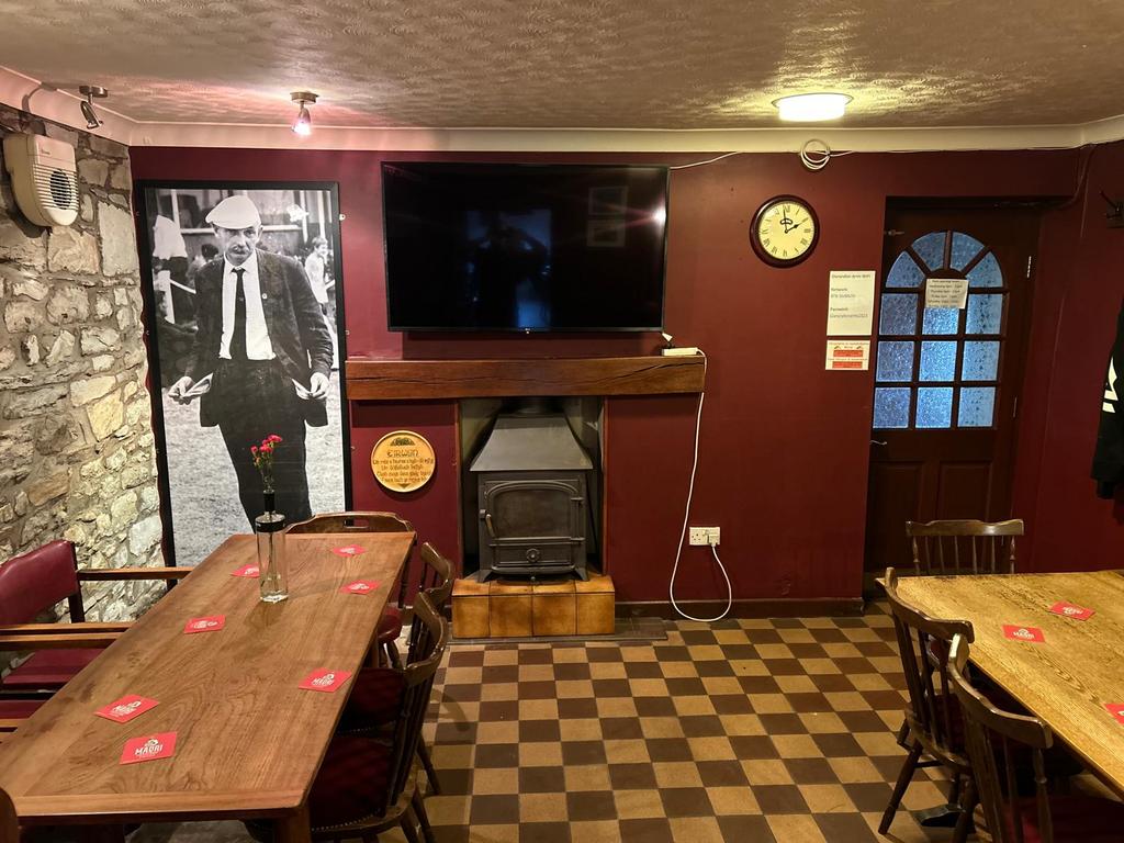 Lounge Bar