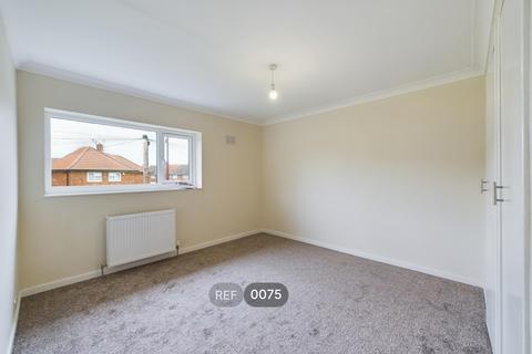 3 bedroom terraced house to rent, Foxhill Close, HULL HU9