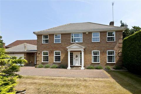 4 bedroom detached house to rent, Amblecote, Cobham, Surrey, KT11