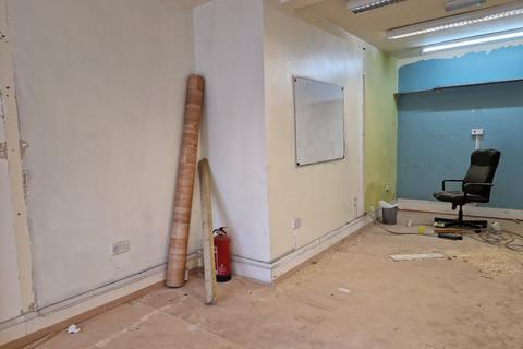 Retail property (high street) to rent, Walthamstow, London E17