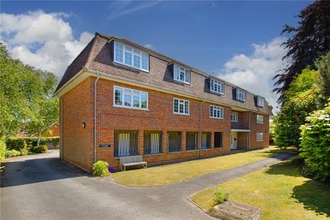 3 bedroom ground floor flat to rent, Amenbury Court, Harpenden, Hertfordshire