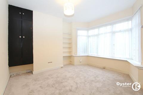 4 bedroom semi-detached house to rent, Crowshott Avenue, Stanmore, HA7