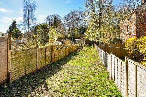 75 Bar End Road, Winchester, SO23 9NP