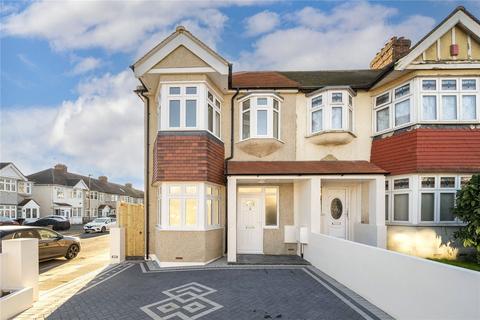 2 bedroom end of terrace house for sale, Bullsmoor Gardens, Waltham Cross, Greater London, EN8