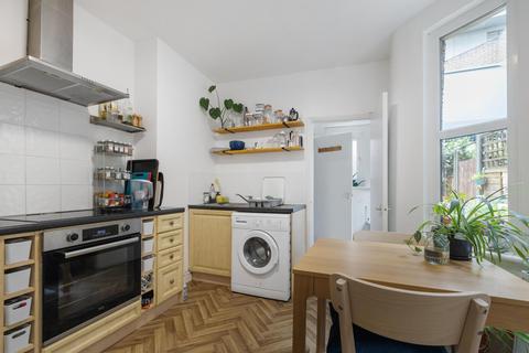 1 bedroom flat for sale, Belsham Street, London E9