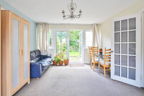 16 Admiral Place, London, SE16 5NY