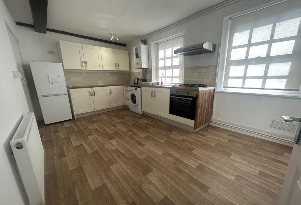 White Horse Lane, Maldon, Essex 2 bed apartment to rent £1,100 pcm (£
