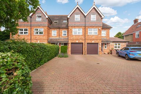 3 bedroom terraced house for sale, Crescent Road, Wokingham, Berkshire