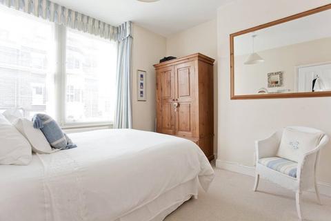 2 bedroom apartment to rent, Lucerne Road, Highbury, N5