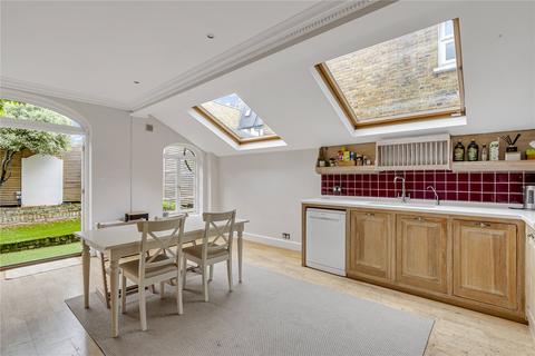 4 bedroom terraced house to rent, Leathwaite Road, London, SW11