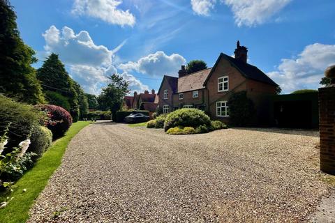 2 bedroom semi-detached house to rent, Shepherds Hill, Newbury RG20