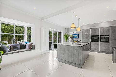 12 Rossendale Close, Enfield, EN2 9JQ