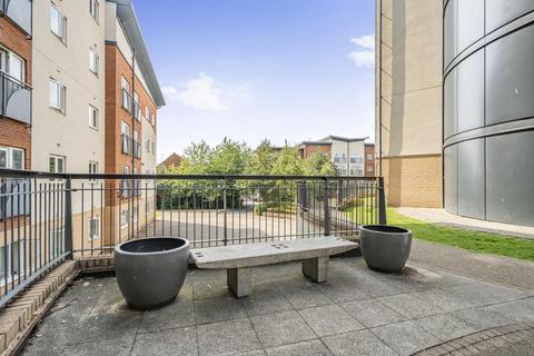 2 bedroom flat for sale, Slough,  Berkshire,  SL1